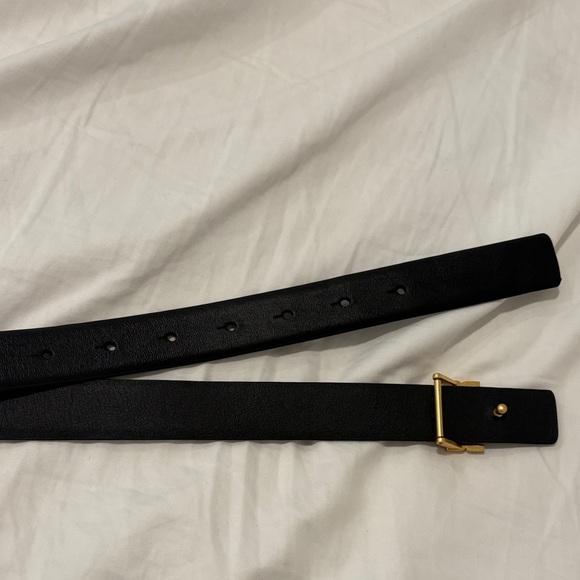 Tory Burch Black Leather Belt with Gold Double-T Emblem - Picture 3 of 3